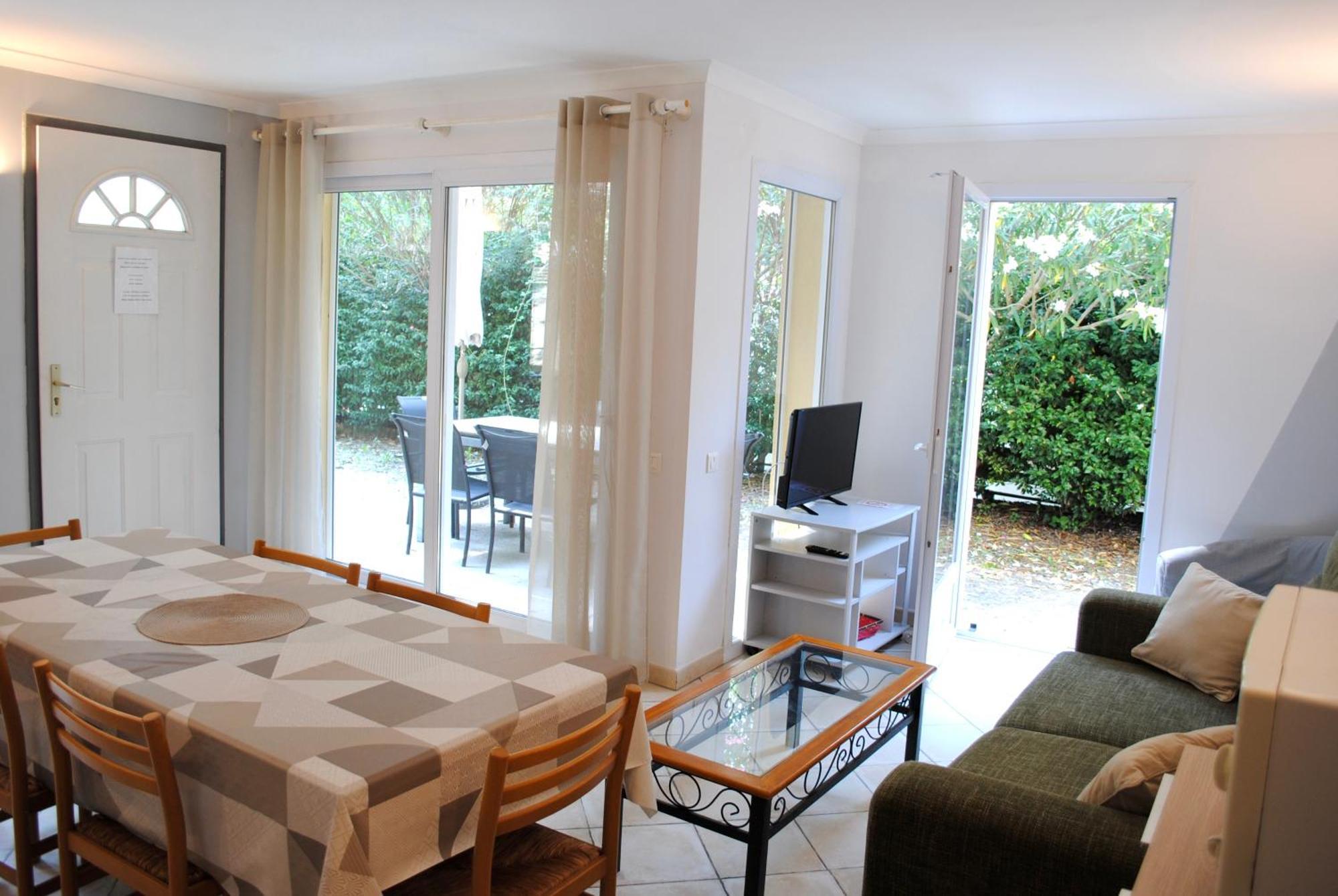 Aparthotel Domaine Des Bains Vals-les-Bains Exterior foto